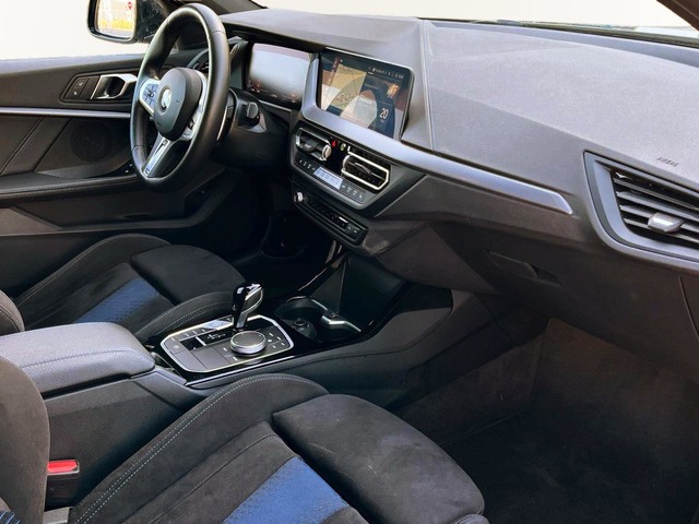 BMW Serie 1 120d color Negro. Año 2024. 140KW(190CV). Diésel. En concesionario CARTAGENA PREMIUM S.L. de Murcia