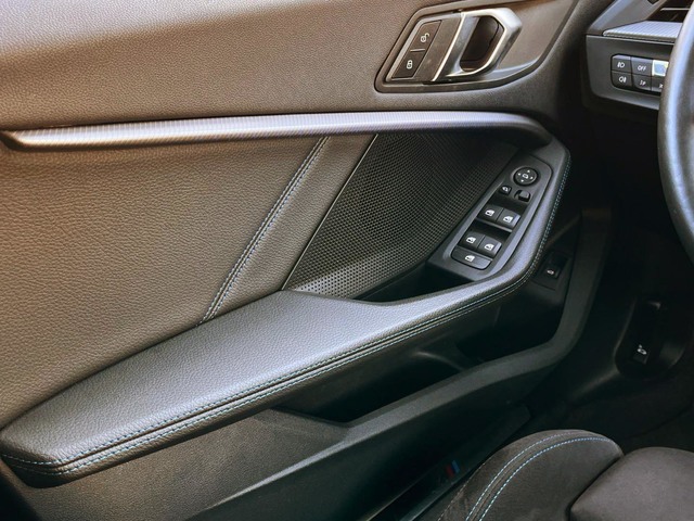 BMW Serie 1 120d color Negro. Año 2024. 140KW(190CV). Diésel. En concesionario CARTAGENA PREMIUM S.L. de Murcia
