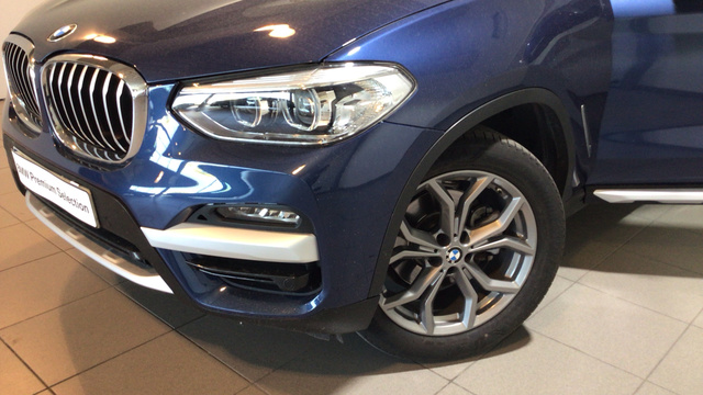 BMW X3 xDrive20d color Azul. Año 2021. 140KW(190CV). Diésel. En concesionario BYmyCAR Madrid - Alcalá de Madrid