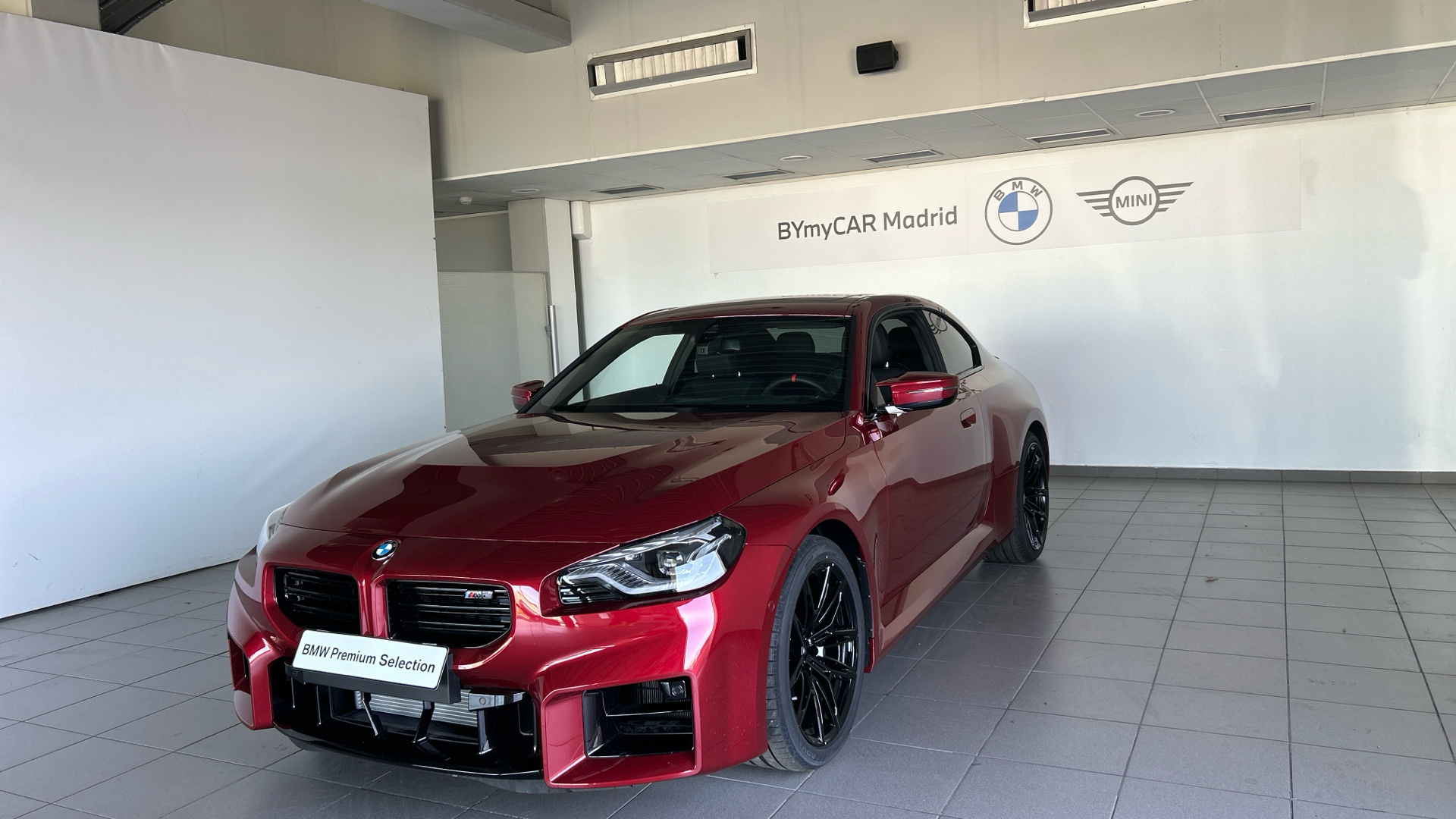 BMW M M2 Coupe color Rojo. Año 2025. 353KW(480CV). Gasolina. En concesionario BYmyCAR Madrid - Alcalá de Madrid