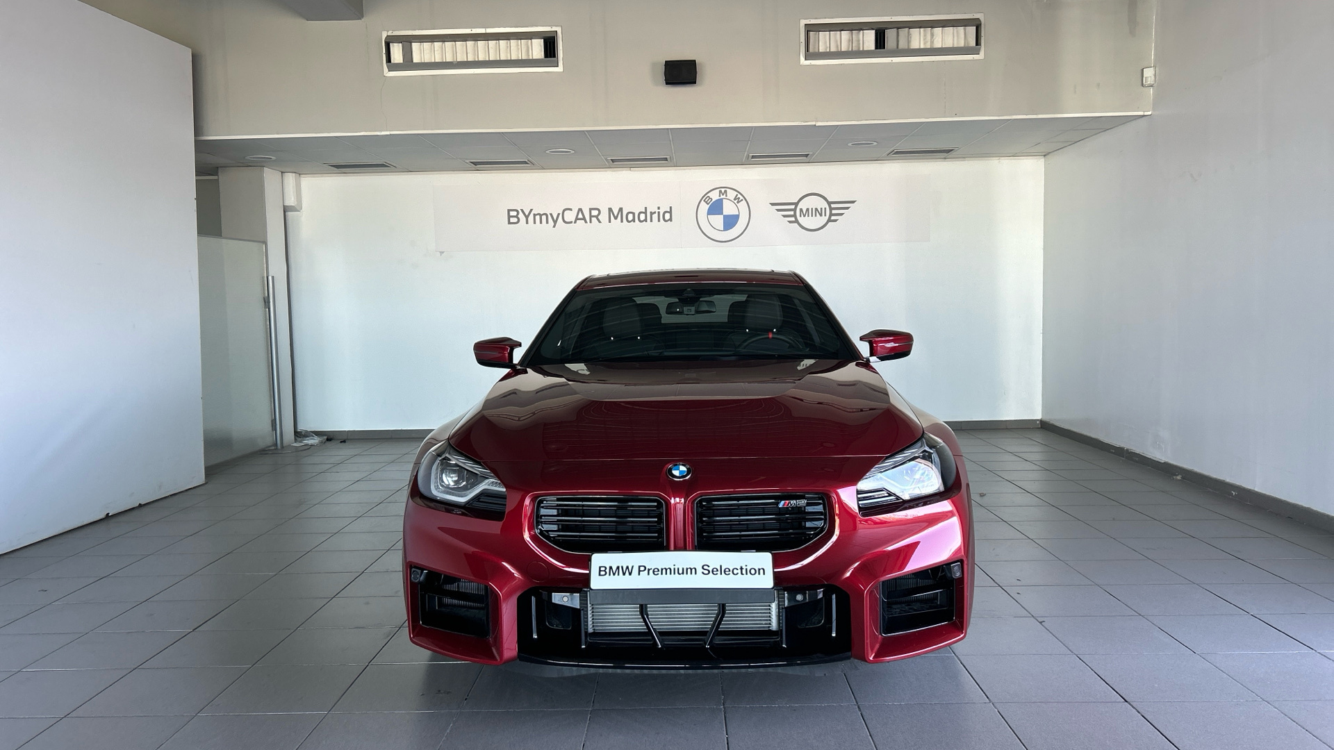 BMW M M2 Coupe color Rojo. Año 2025. 353KW(480CV). Gasolina. En concesionario BYmyCAR Madrid - Alcalá de Madrid