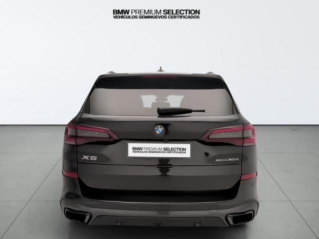 BMW X5 xDrive30d color Negro. Año 2022. 210KW(286CV). Diésel. En concesionario Automotor Premium Marbella - Málaga de Málaga