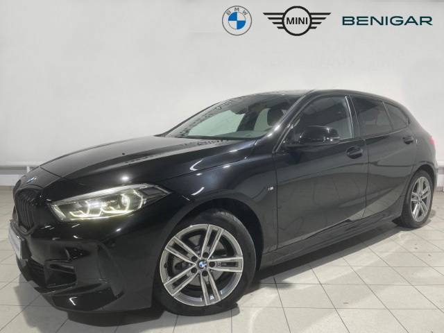 BMW Serie 1 118d color Negro. Año 2024. 110KW(150CV). Diésel. En concesionario Hispamovil, Orihuela de Alicante