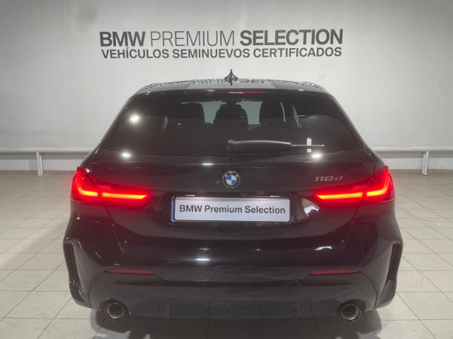 BMW Serie 1 118d color Negro. Año 2024. 110KW(150CV). Diésel. En concesionario Hispamovil, Orihuela de Alicante