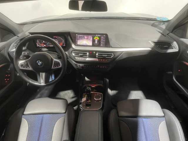 BMW Serie 1 118d color Negro. Año 2024. 110KW(150CV). Diésel. En concesionario Hispamovil, Orihuela de Alicante