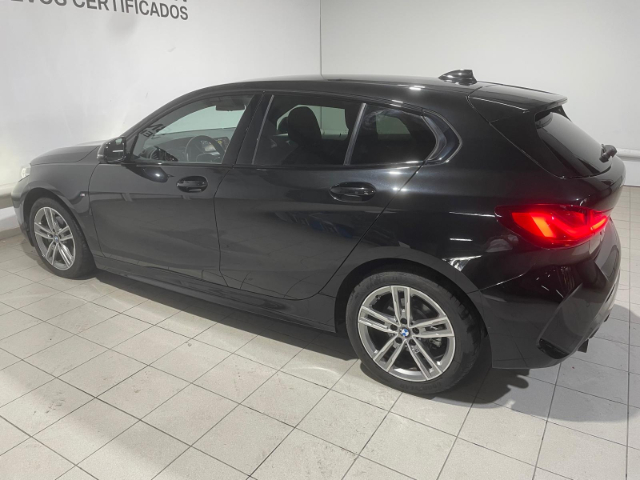 BMW Serie 1 118d color Negro. Año 2024. 110KW(150CV). Diésel. En concesionario Hispamovil, Orihuela de Alicante