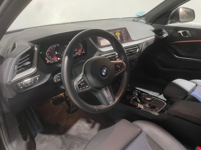 BMW Serie 1 118d color Negro. Año 2024. 110KW(150CV). Diésel. En concesionario Hispamovil, Orihuela de Alicante