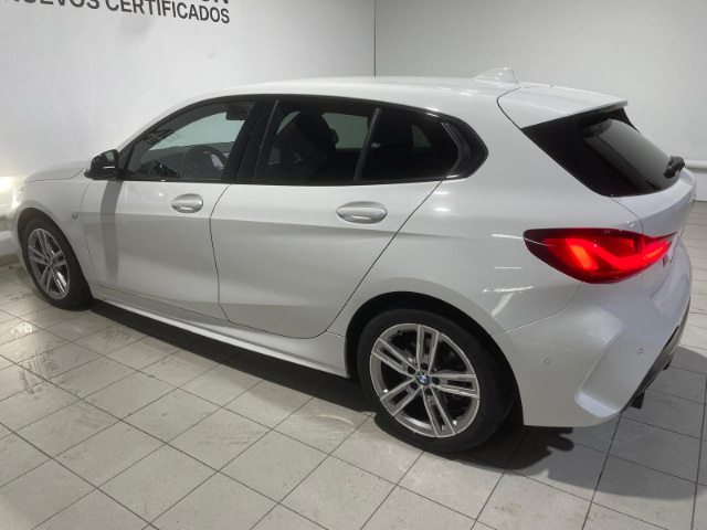 BMW Serie 1 118d color Blanco. Año 2024. 110KW(150CV). Diésel. En concesionario Hispamovil Elche de Alicante