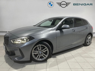 Fotos de BMW Serie 1 118d color Gris. Año 2024. 110KW(150CV). Diésel. En concesionario Hispamovil Elche de Alicante