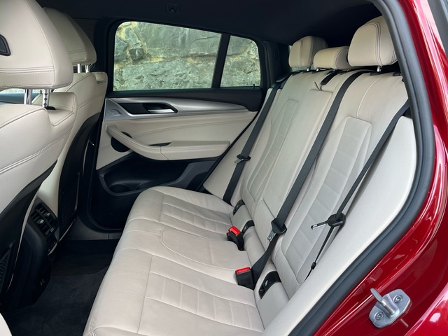 BMW X4 xDrive20d color Rojo. Año 2020. 140KW(190CV). Diésel. En concesionario Grünblau Motor (Bmw y Mini) de Cantabria