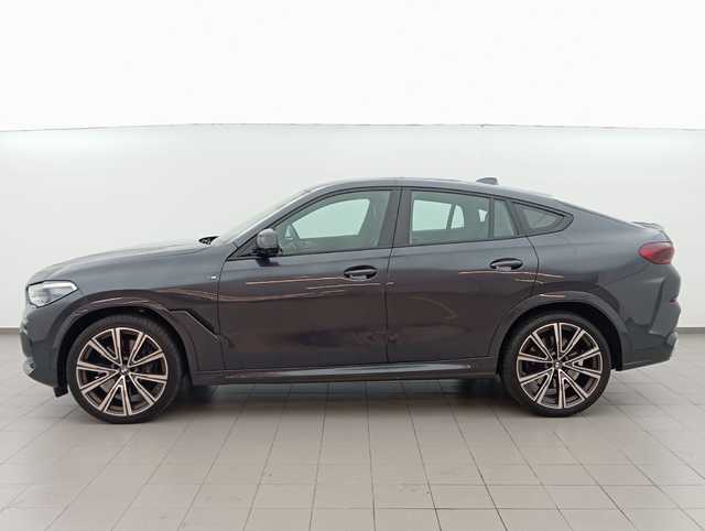 BMW X6 xDrive30d color Gris. Año 2020. 195KW(265CV). Diésel. En concesionario Augusta Aragon S.A. de Zaragoza