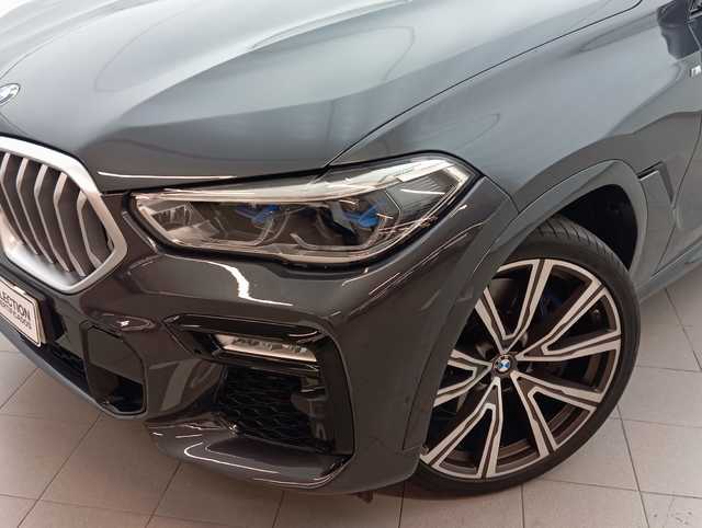 BMW X6 xDrive30d color Gris. Año 2020. 195KW(265CV). Diésel. En concesionario Augusta Aragon S.A. de Zaragoza