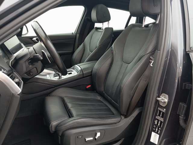 BMW X6 xDrive30d color Gris. Año 2020. 195KW(265CV). Diésel. En concesionario Augusta Aragon S.A. de Zaragoza