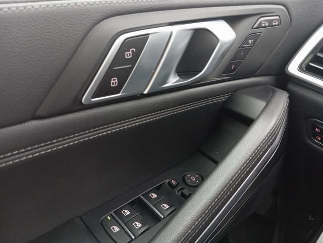 BMW X6 xDrive30d color Gris. Año 2020. 195KW(265CV). Diésel. En concesionario Augusta Aragon S.A. de Zaragoza