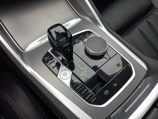 BMW X6 xDrive30d color Gris. Año 2020. 195KW(265CV). Diésel. En concesionario Augusta Aragon S.A. de Zaragoza