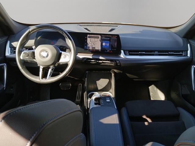 BMW X1 sDrive18d color Azul. Año 2023. 110KW(150CV). Diésel. En concesionario GANDIA Automoviles Fersan, S.A. de Valencia