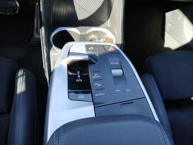 BMW X1 sDrive18d color Azul. Año 2023. 110KW(150CV). Diésel. En concesionario GANDIA Automoviles Fersan, S.A. de Valencia