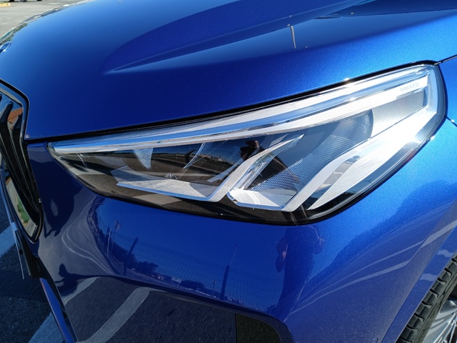 BMW X1 sDrive18d color Azul. Año 2023. 110KW(150CV). Diésel. En concesionario GANDIA Automoviles Fersan, S.A. de Valencia