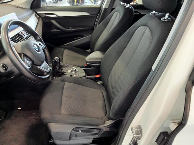 BMW X1 sDrive18i color Blanco. Año 2021. 103KW(140CV). Gasolina. En concesionario Mandel Motor Badajoz de Badajoz
