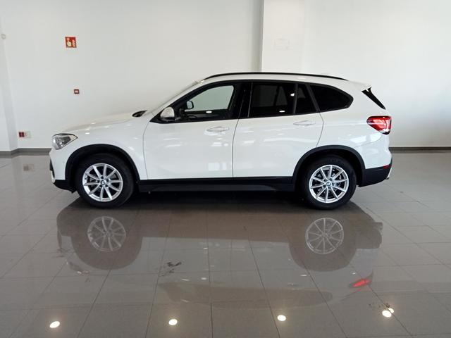BMW X1 sDrive18i color Blanco. Año 2021. 103KW(140CV). Gasolina. En concesionario Mandel Motor Badajoz de Badajoz