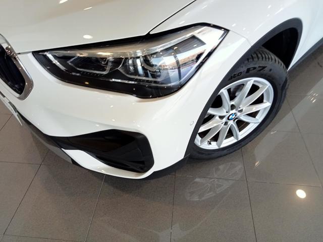 BMW X1 sDrive18i color Blanco. Año 2021. 103KW(140CV). Gasolina. En concesionario Mandel Motor Badajoz de Badajoz