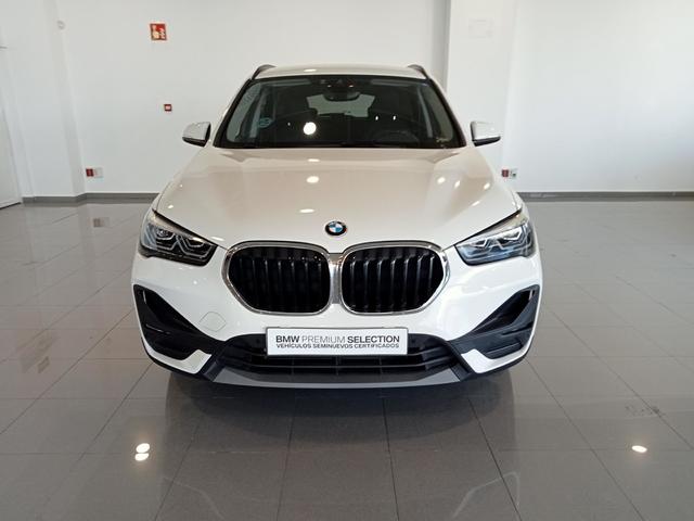 BMW X1 sDrive18i color Blanco. Año 2021. 103KW(140CV). Gasolina. En concesionario Mandel Motor Badajoz de Badajoz