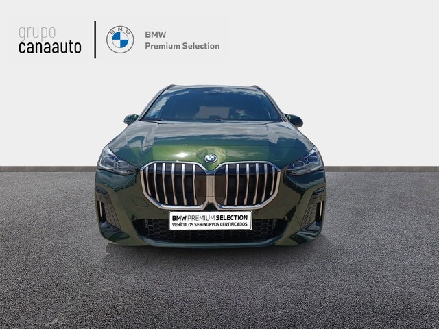 BMW Serie 2 225e Active Tourer color Verde. Año 2023. 180KW(245CV). Híbrido Electro/Gasolina. En concesionario TACO de Sta. C. Tenerife
