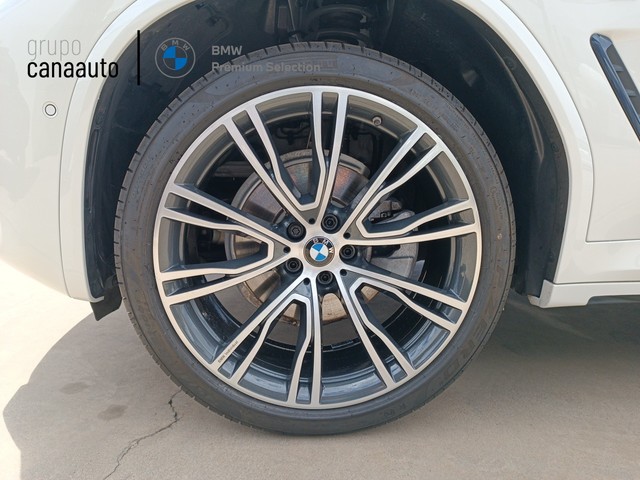 BMW X4 xDrive20d color Blanco. Año 2021. 140KW(190CV). Diésel. En concesionario TACO de Sta. C. Tenerife