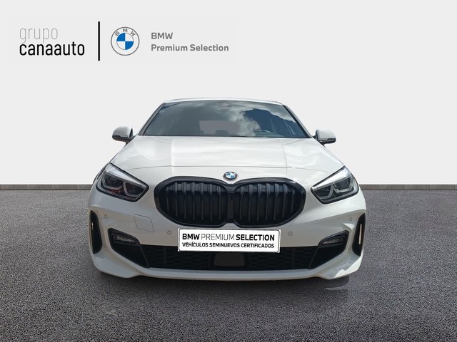 BMW Serie 1 118d color Blanco. Año 2021. 110KW(150CV). Diésel. En concesionario TACO de Sta. C. Tenerife