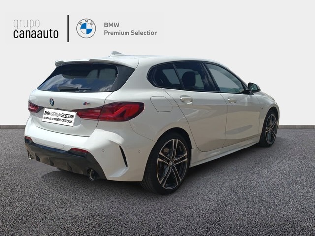 BMW Serie 1 118d color Blanco. Año 2021. 110KW(150CV). Diésel. En concesionario TACO de Sta. C. Tenerife