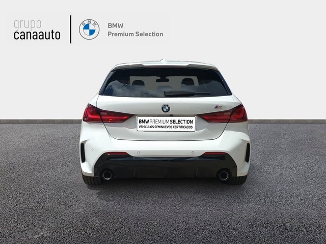 BMW Serie 1 118d color Blanco. Año 2021. 110KW(150CV). Diésel. En concesionario TACO de Sta. C. Tenerife