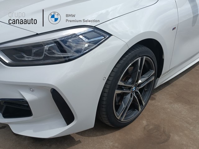 BMW Serie 1 118d color Blanco. Año 2021. 110KW(150CV). Diésel. En concesionario TACO de Sta. C. Tenerife