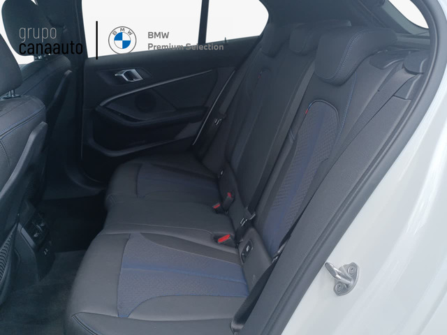 BMW Serie 1 118d color Blanco. Año 2021. 110KW(150CV). Diésel. En concesionario TACO de Sta. C. Tenerife