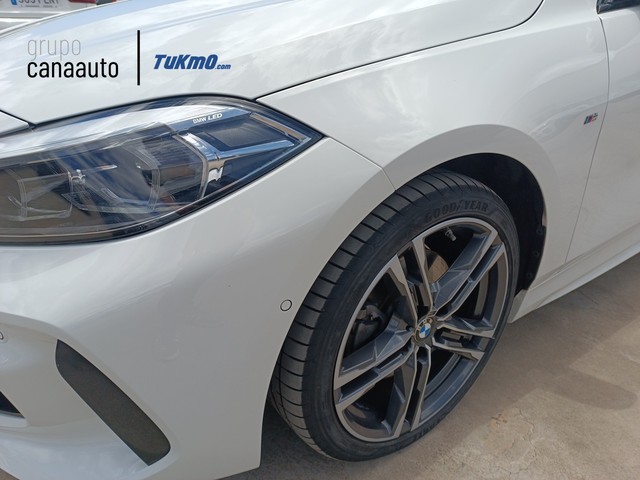 BMW Serie 1 118d color Blanco. Año 2021. 110KW(150CV). Diésel. En concesionario TACO de Sta. C. Tenerife