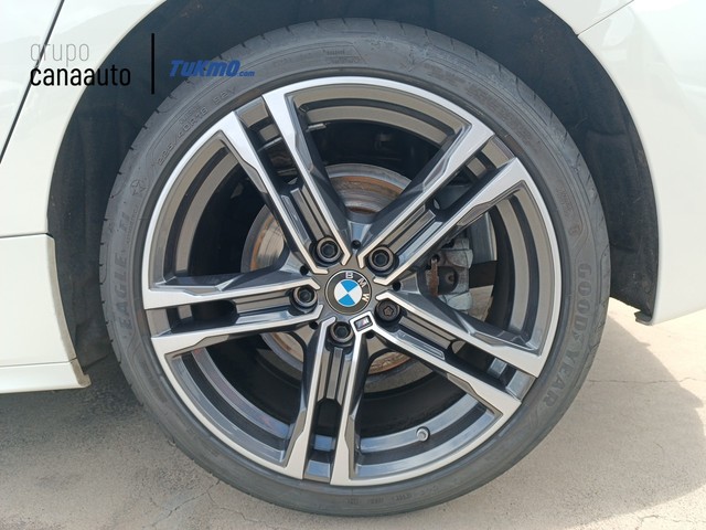 BMW Serie 1 118d color Blanco. Año 2021. 110KW(150CV). Diésel. En concesionario TACO de Sta. C. Tenerife