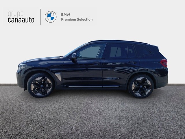 BMW iX3 Impressive color Negro. Año 2021. 210KW(286CV). Eléctrico. En concesionario TACO de Sta. C. Tenerife