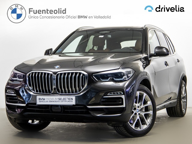 BMW X5 xDrive30d color Gris. Año 2021. 210KW(286CV). Diésel. En concesionario BMW Fuenteolid Valladolid de Valladolid