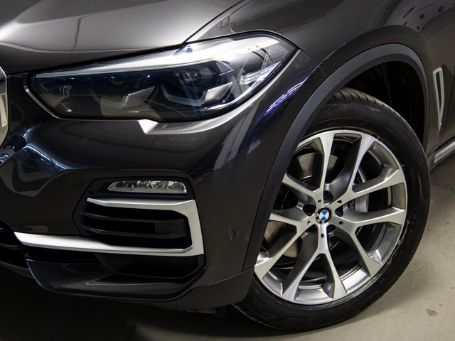 BMW X5 xDrive30d color Gris. Año 2021. 210KW(286CV). Diésel. En concesionario BMW Fuenteolid Valladolid de Valladolid