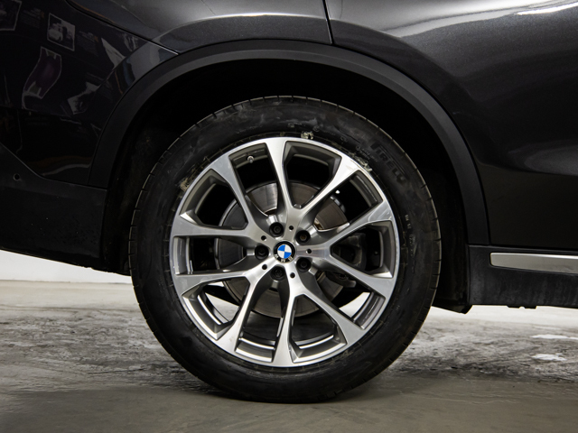 BMW X5 xDrive30d color Gris. Año 2021. 210KW(286CV). Diésel. En concesionario BMW Fuenteolid Valladolid de Valladolid
