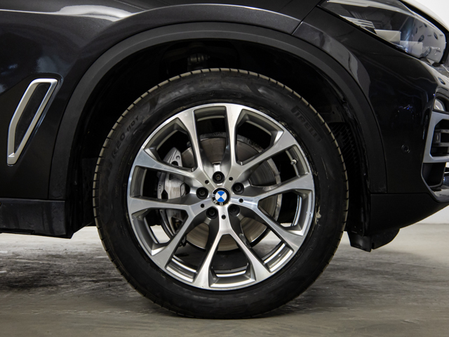 BMW X5 xDrive30d color Gris. Año 2021. 210KW(286CV). Diésel. En concesionario BMW Fuenteolid Valladolid de Valladolid