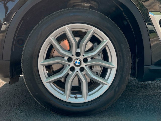 BMW X5 xDrive30d color Negro. Año 2023. 219KW(298CV). Diésel. En concesionario Murcia Premium S.L. AV DEL ROCIO de Murcia