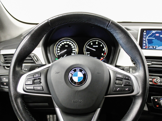 BMW X1 sDrive16d color Negro. Año 2021. 85KW(116CV). Diésel. En concesionario Barcelona Premium -- GRAN VIA de Barcelona