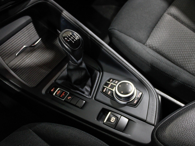 BMW X1 sDrive16d color Negro. Año 2021. 85KW(116CV). Diésel. En concesionario Barcelona Premium -- GRAN VIA de Barcelona