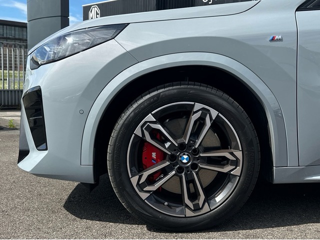 BMW X2 sDrive20i color Gris. Año 2025. 125KW(170CV). Gasolina. En concesionario Triocar Avilés (Bmw y Mini) de Asturias