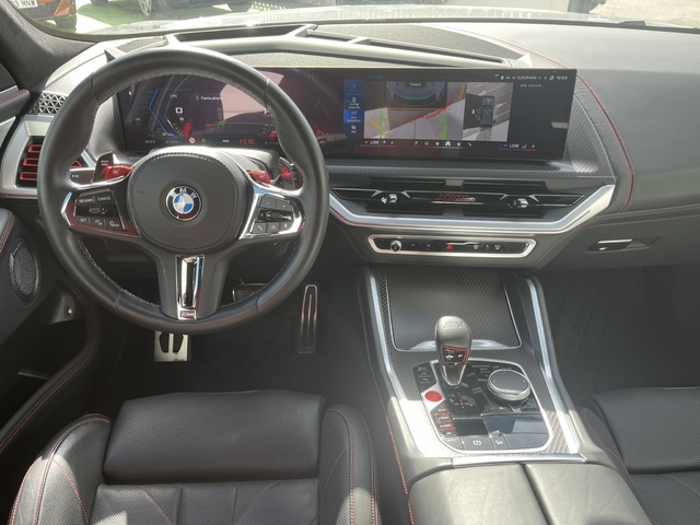 BMW XM Label Red color Gris. Año 2024. 550KW(748CV). Híbrido Electro/Gasolina. En concesionario Novomóvil Oleiros de Coruña