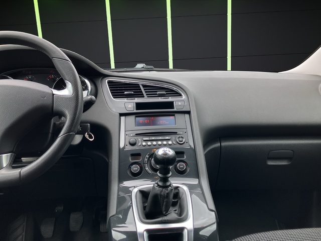 Peugeot 5008 1.6 BlueHDi Style 88 kW (120 CV)