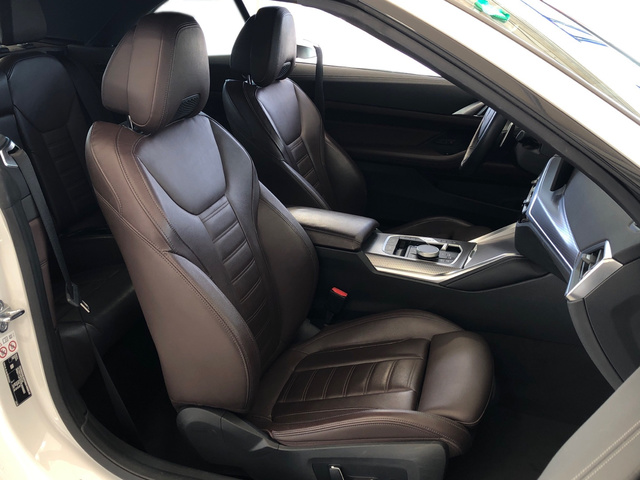 BMW Serie 4 420i Cabrio color Blanco. Año 2024. 135KW(184CV). Gasolina. En concesionario Momentum S.A. de Madrid