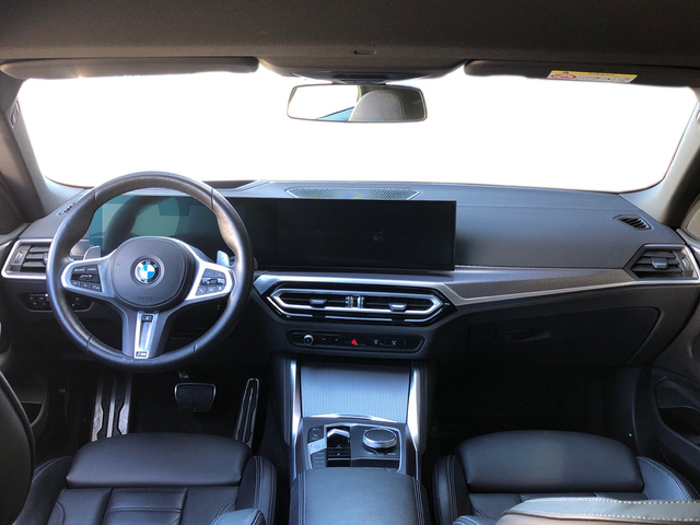 BMW Serie 4 420i Cabrio color Rojo. Año 2024. 135KW(184CV). Gasolina. En concesionario Momentum S.A. de Madrid