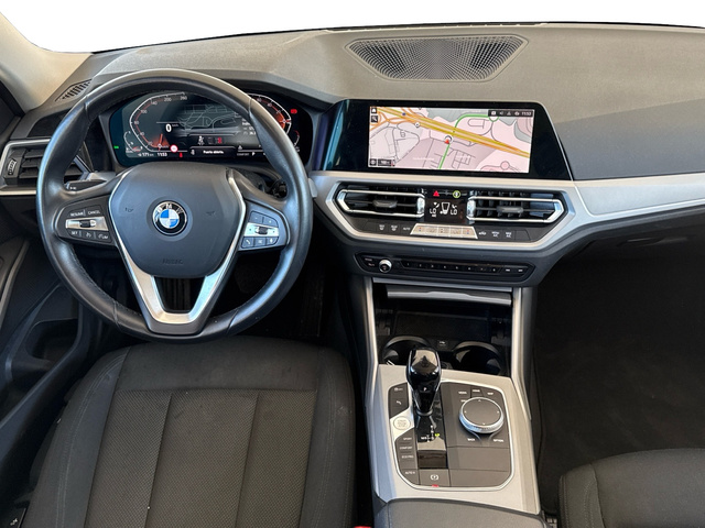 BMW Serie 3 318d color Negro. Año 2022. 110KW(150CV). Diésel. En concesionario Auto Premier, S.A. - MADRID de Madrid