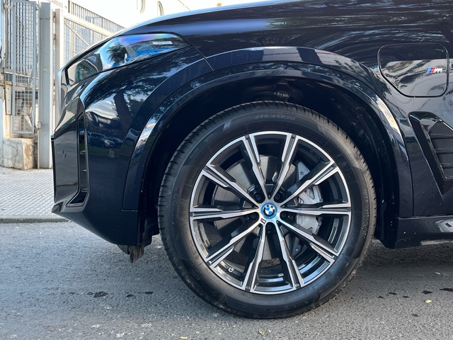 BMW X5 xDrive50e color Negro. Año 2024. 360KW(489CV). Híbrido Electro/Gasolina. En concesionario Murcia Premium S.L. AV DEL ROCIO de Murcia